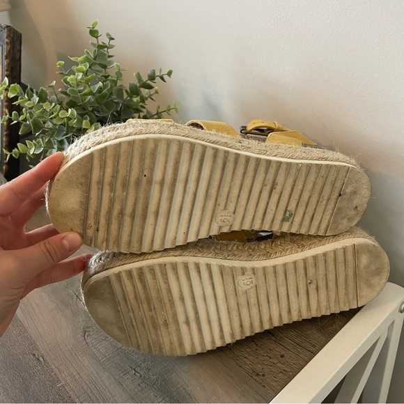 🤍Universal Thread Sandals - Picture 8 of 10